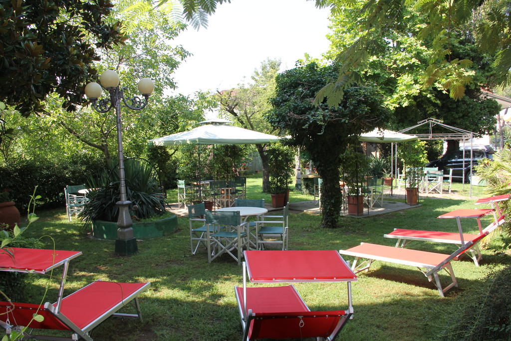 Hotel Villa Celeste San Mauro Mare Exterior photo